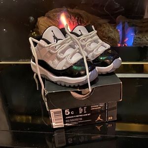 Toddler Air Jordan Retro 11 low emerald